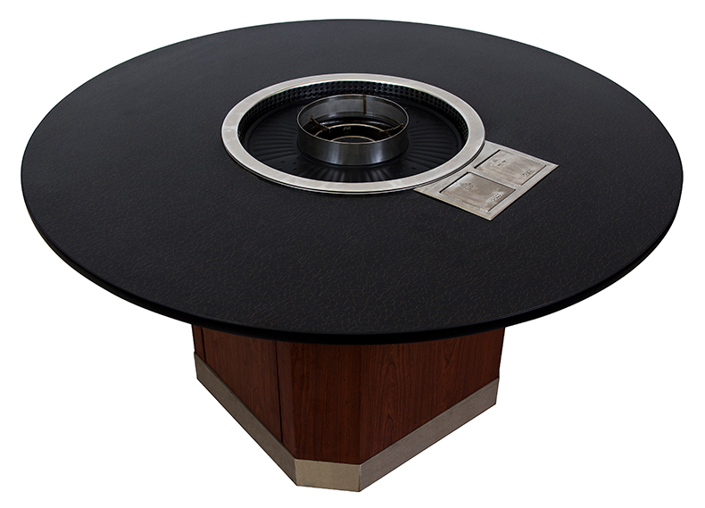 SZY‑420 commercial gas grill hotpot stove installed on black round dining table for restaurant