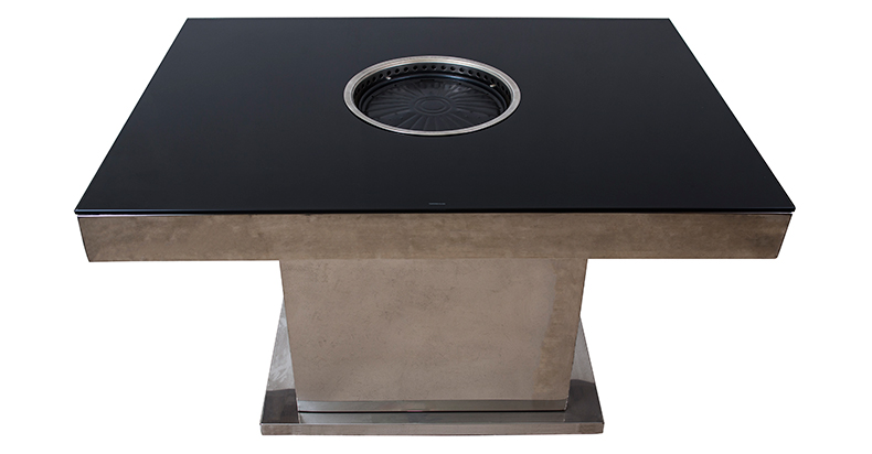 JHD-360A built-in hot pot grill stove installed on commercial restaurant dining table, complete application effect display